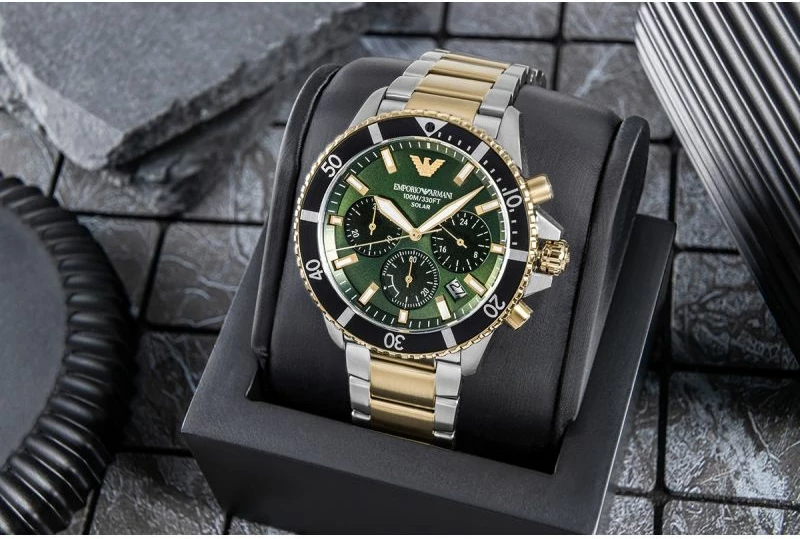 Orë dore meshkujsh Emporio Armani World Explorer AR11695, dyngjyrëshe, me kuti