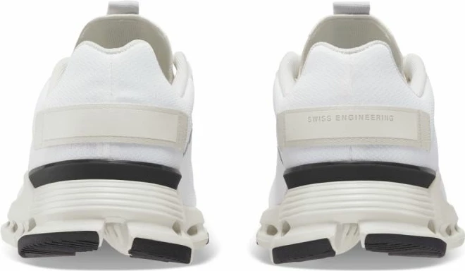 Atlete femra On Running, të bardha