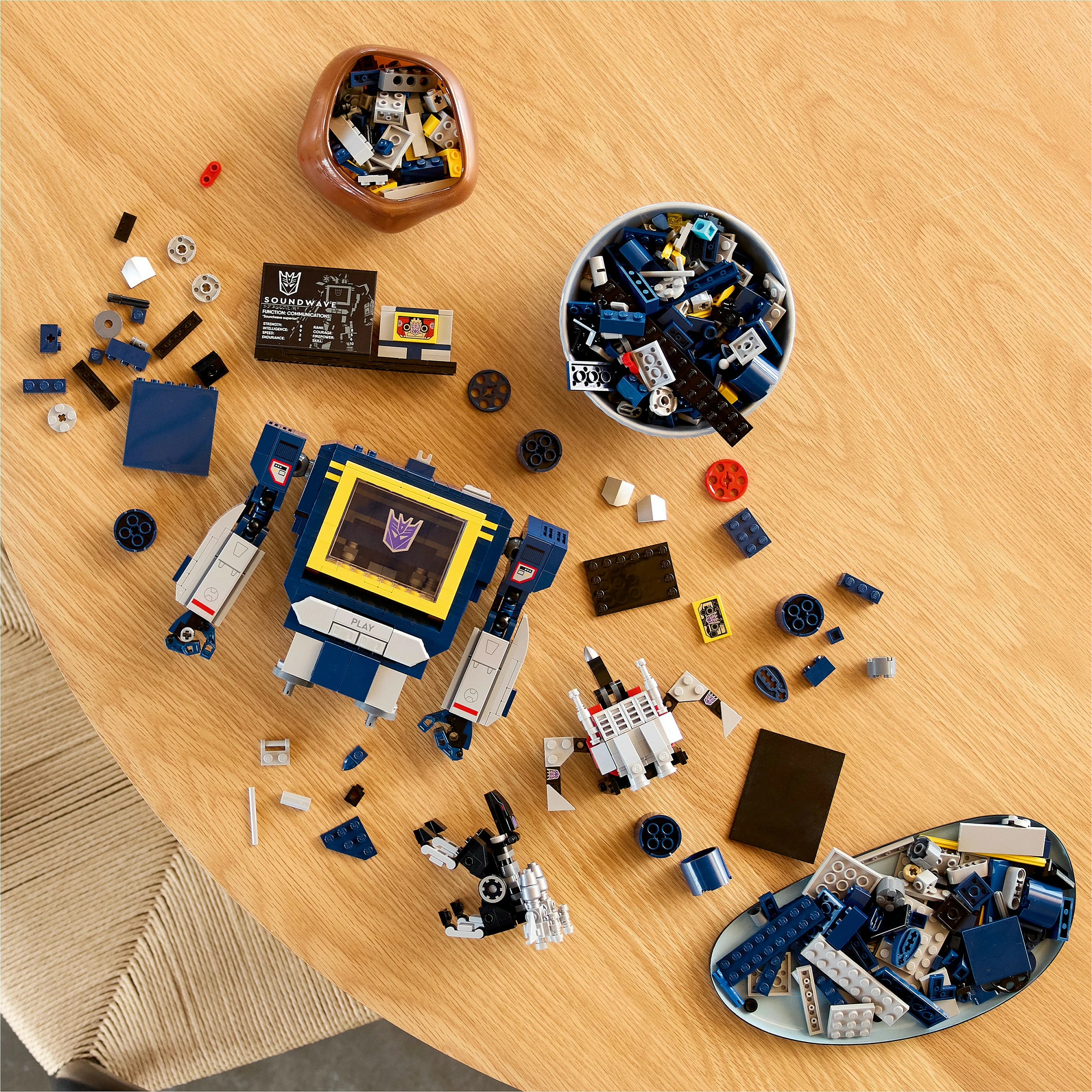 Set ndërtimi LEGO Icons Transformers Soundwave 10358, 1505 pjesë, 18+, multikolor