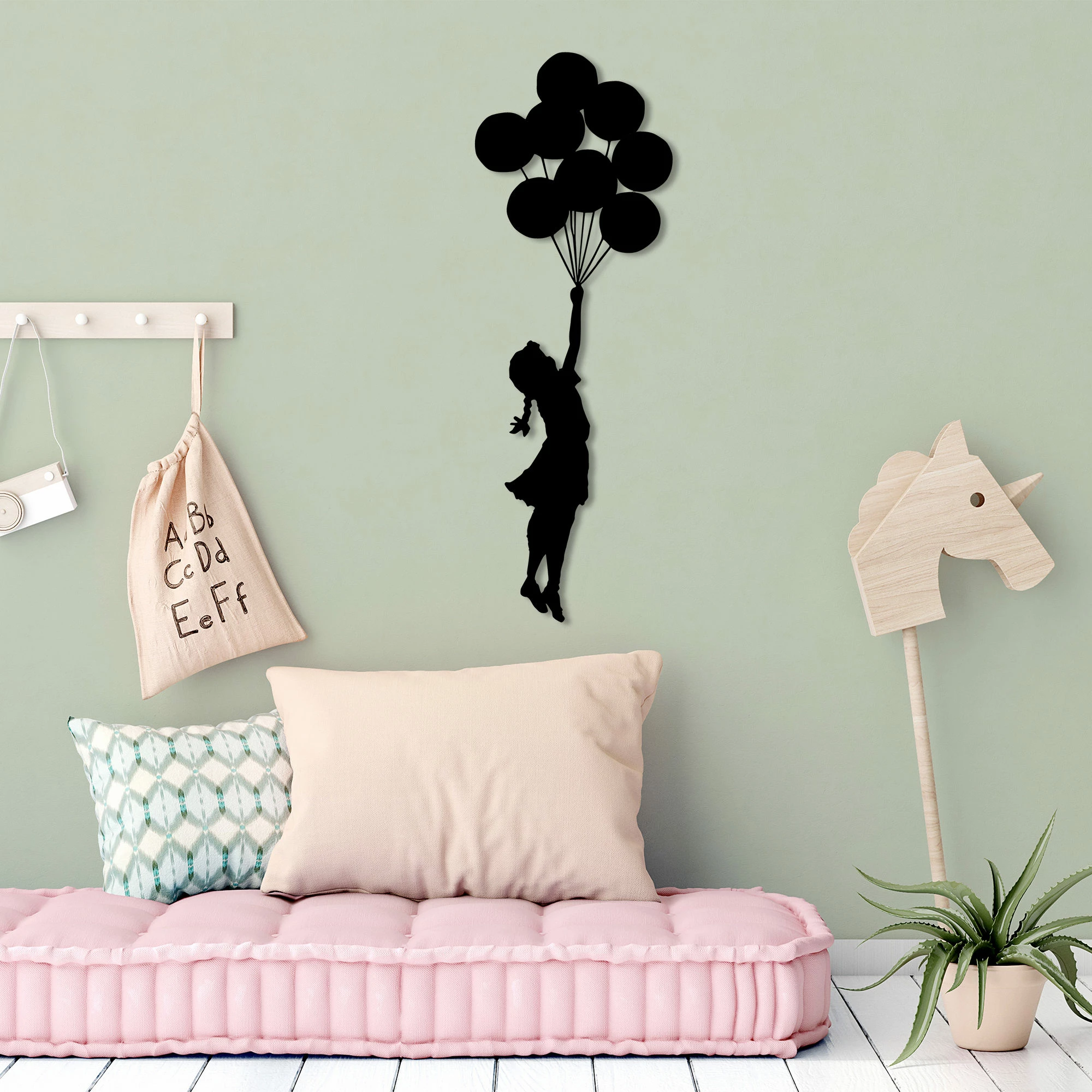Aksesor dekorativ metalik për mur, Wallity Banksy - 12, ngjyrë e zezë, 100x34cm