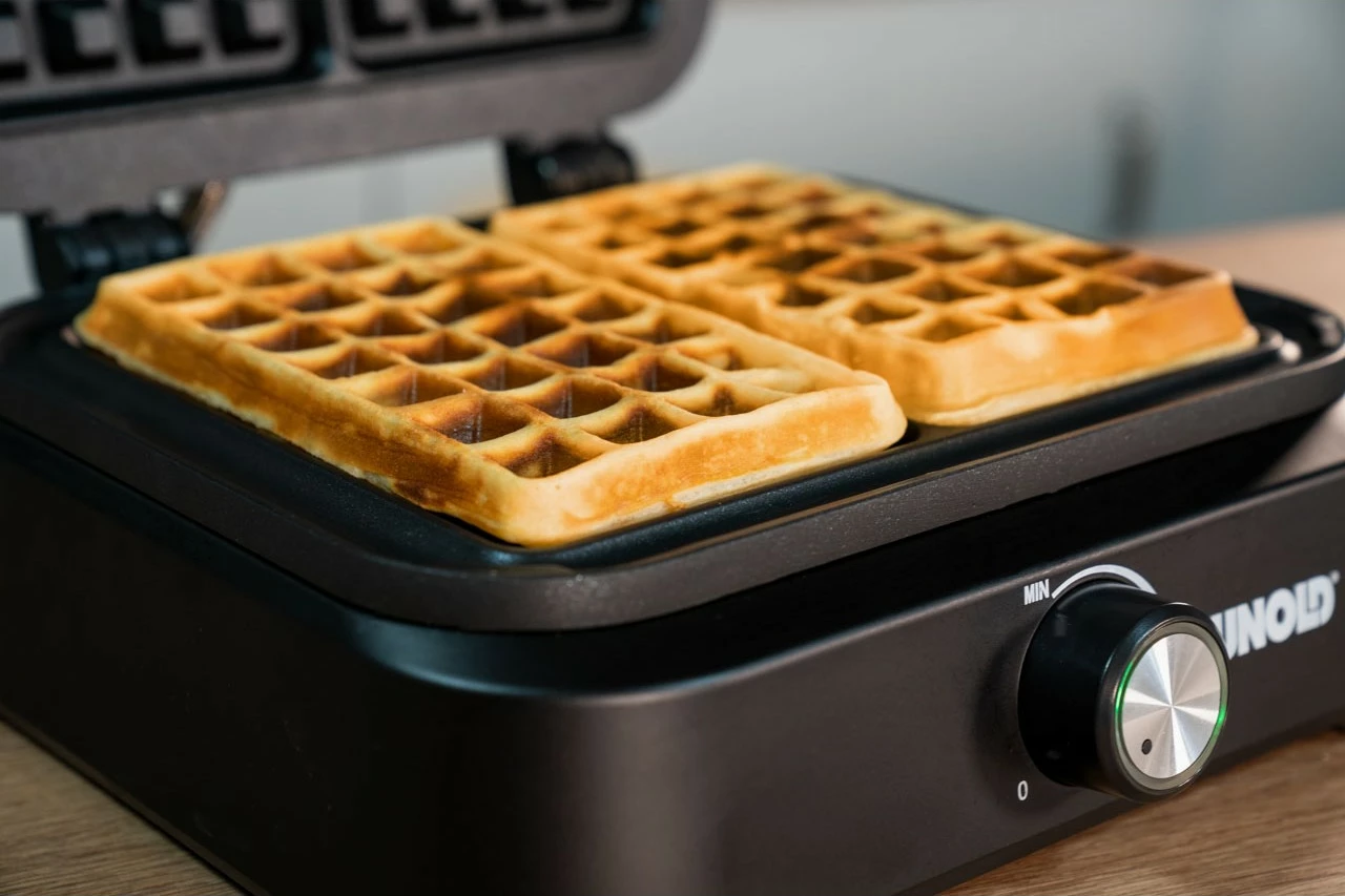 Aparat për waffle UNOLD Belgian Waffle Iron Brussels, 2 copa, plastikë, i zi