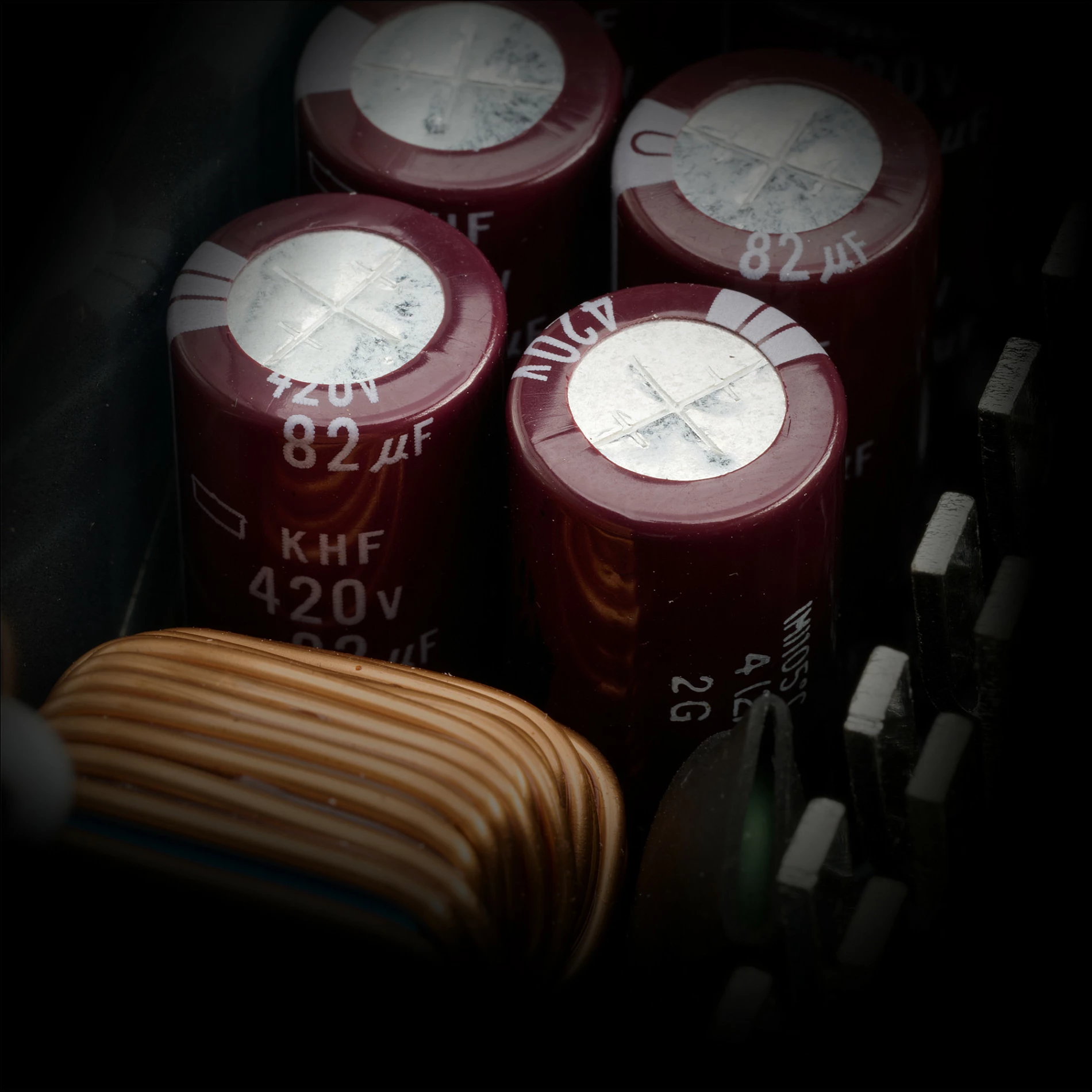 Furnizues rryme XPG PYMCORE 850W SFX, 80 PLUS Gold, fully-modular, ATX 3.1, e zezë