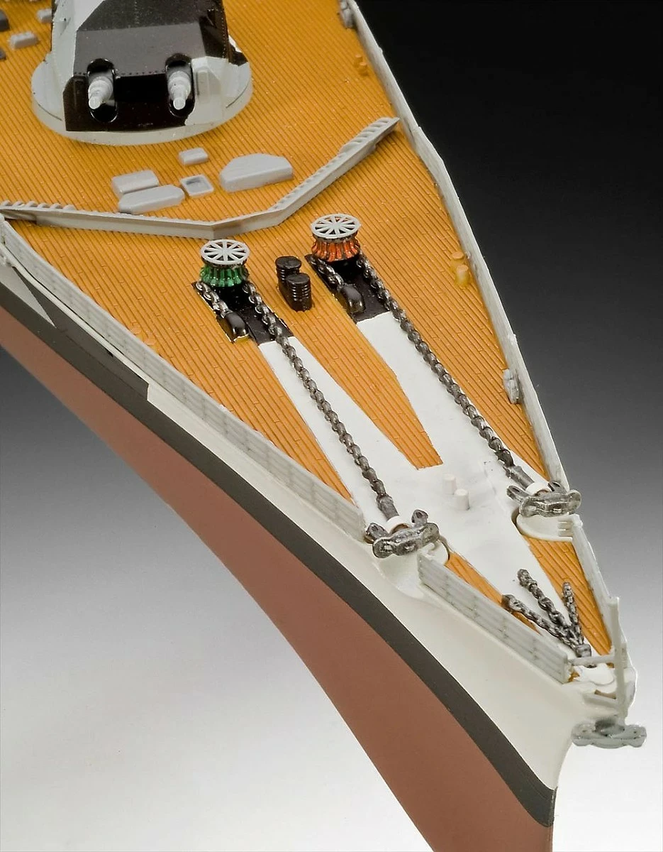 Model plastik anije Revell Tirpitz REV-05096, shkallë 1:350, 585 pjesë, gjatësi rreth 71.7 cm