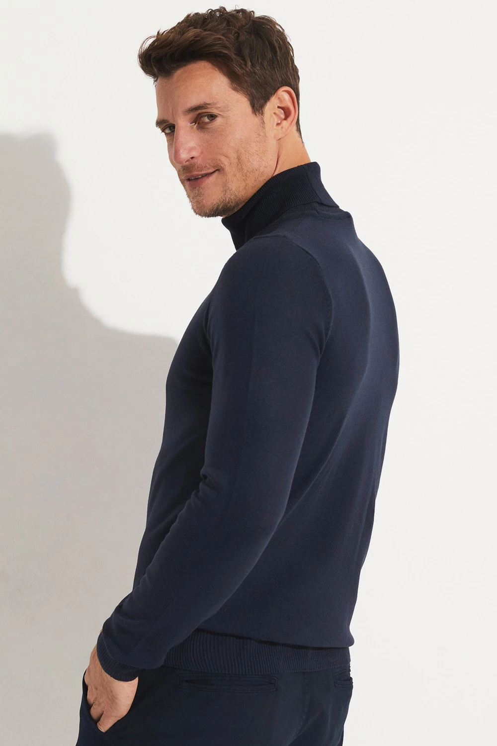 Rollkë për meshkuj June