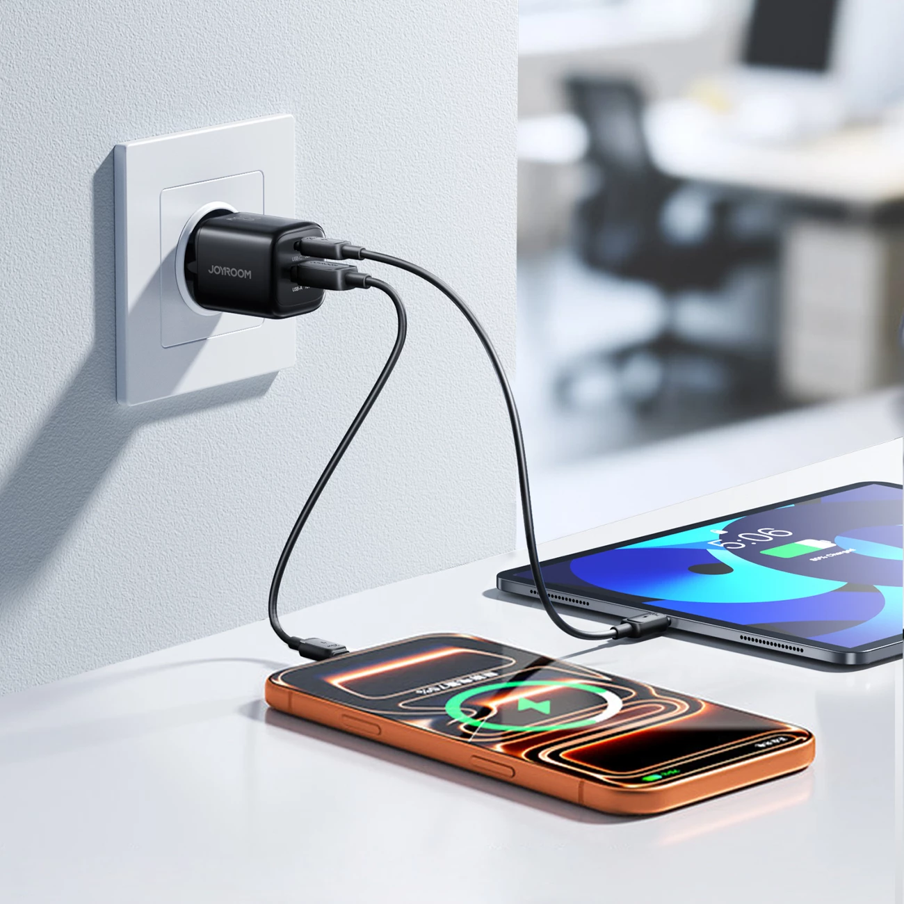 Karikues muri Joyroom JR-TG7 33W, 2x dalje USB-A + USB-C, me kabllo USB-C në Lightning 1m, i zi