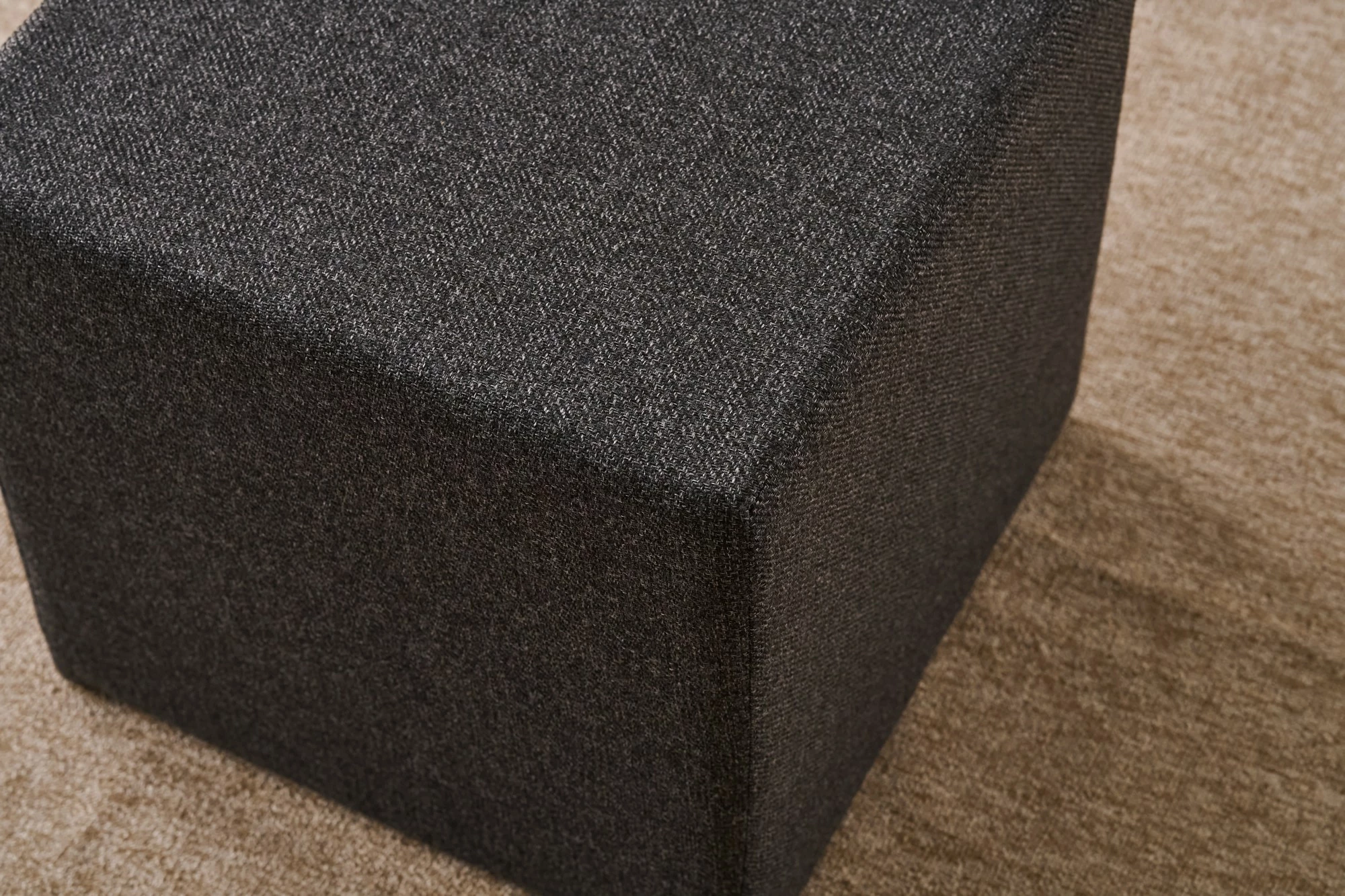 Puf Atelier del Sofa, Asos, ngjyrë fume