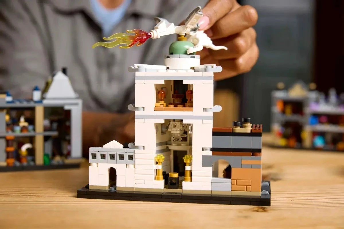 Set LEGO Harry Potter 76444 Diagon Alley Wizarding Shops