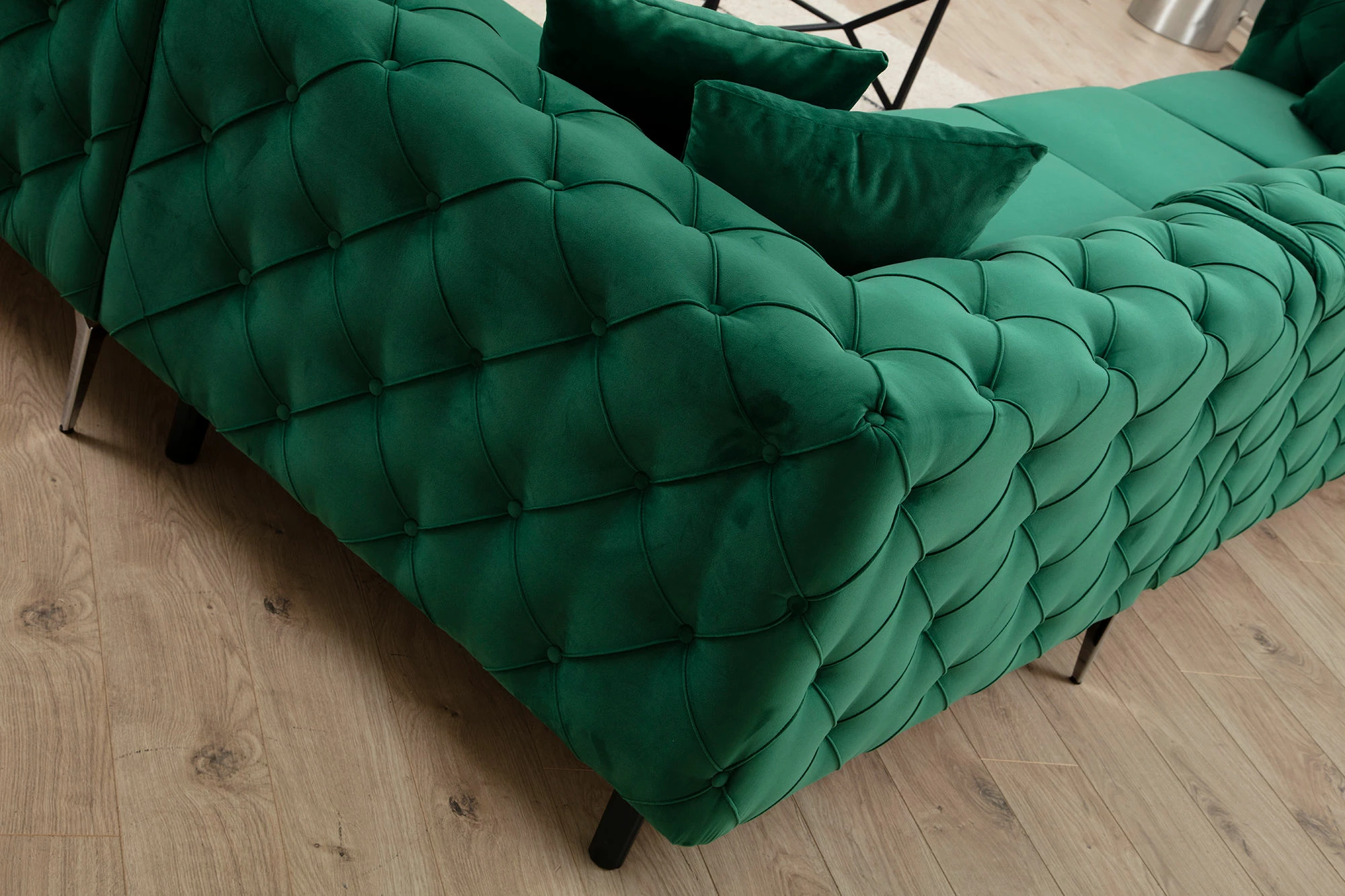 Këndare Como e gjelbër, Atelier del Sofa, anë e djathtë