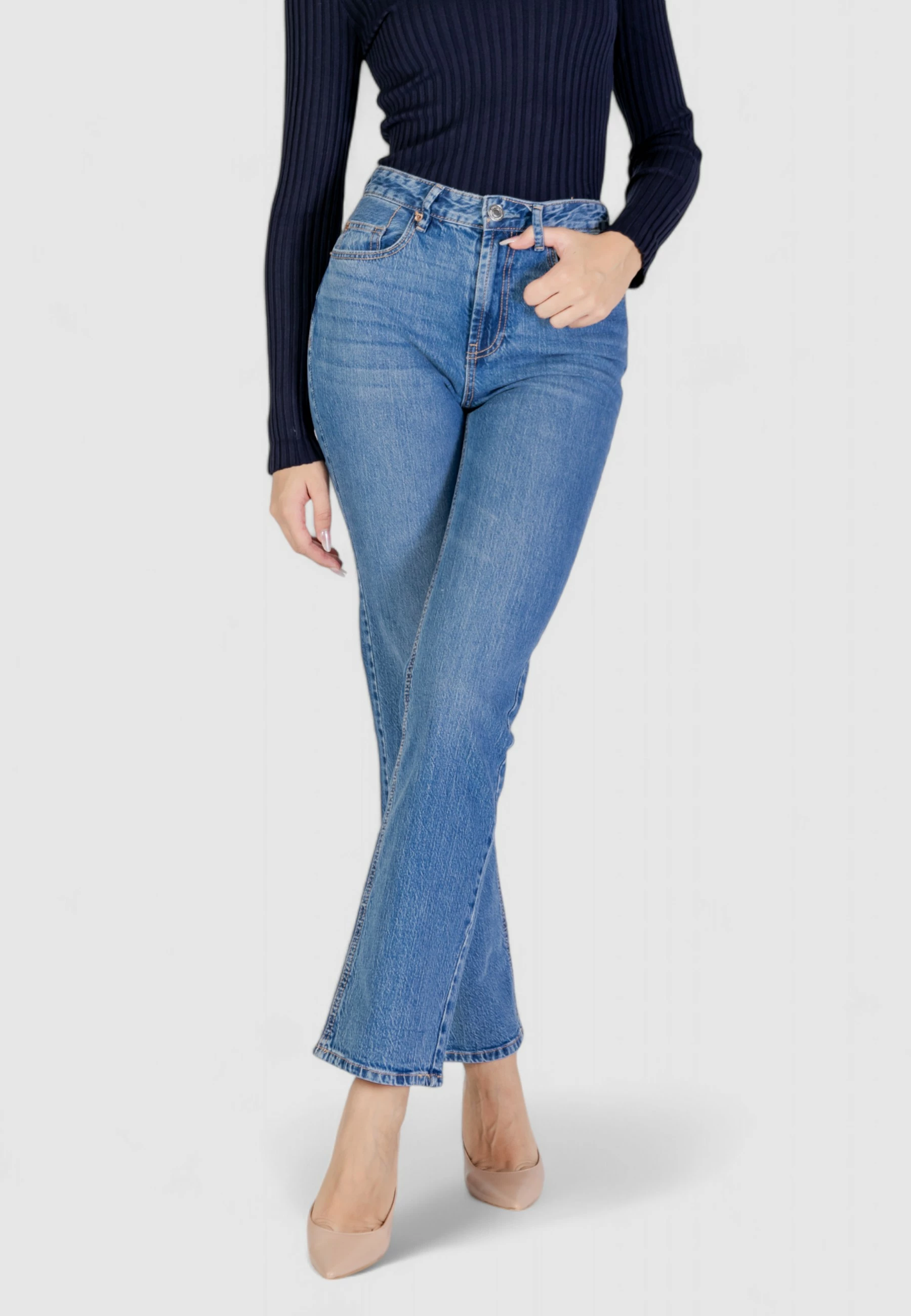 Xhinse për femra Vero Moda VMTESSA HR Straight LI3114, denim të çelëta [Madhësia: W25 L32]