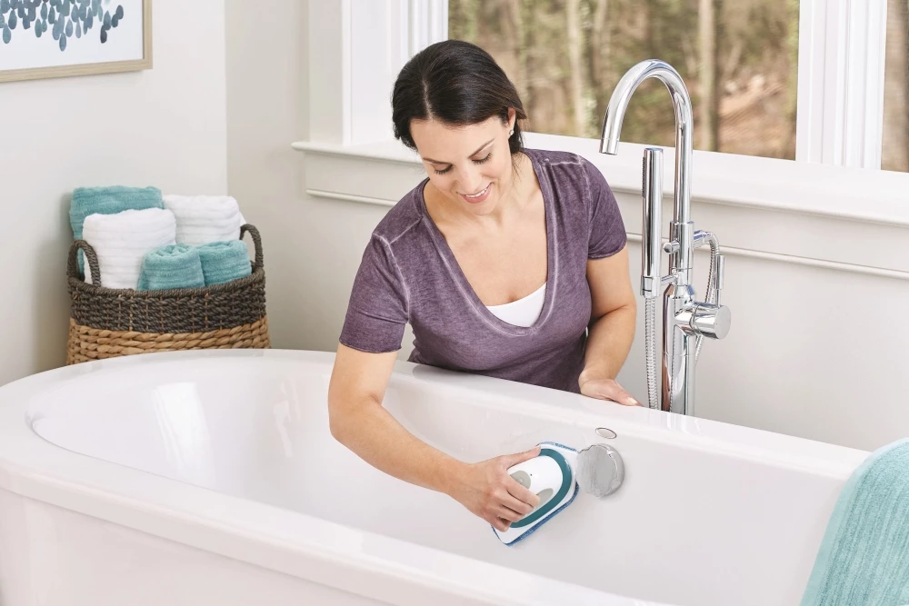 Pastrues pa kabllo Black&Decker Scumbuster BHPC210 Li-Ion, i zi, set me jastëkë pastrimi
