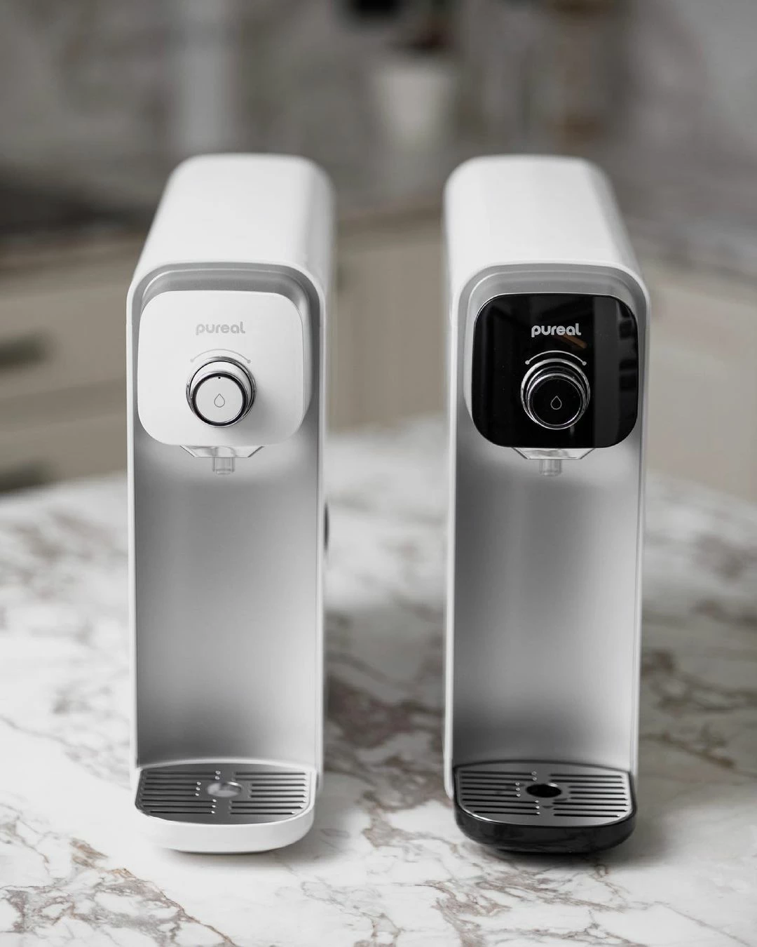 Filtrues i ujit të pijshëm mbi lavaman Pureal, i zi