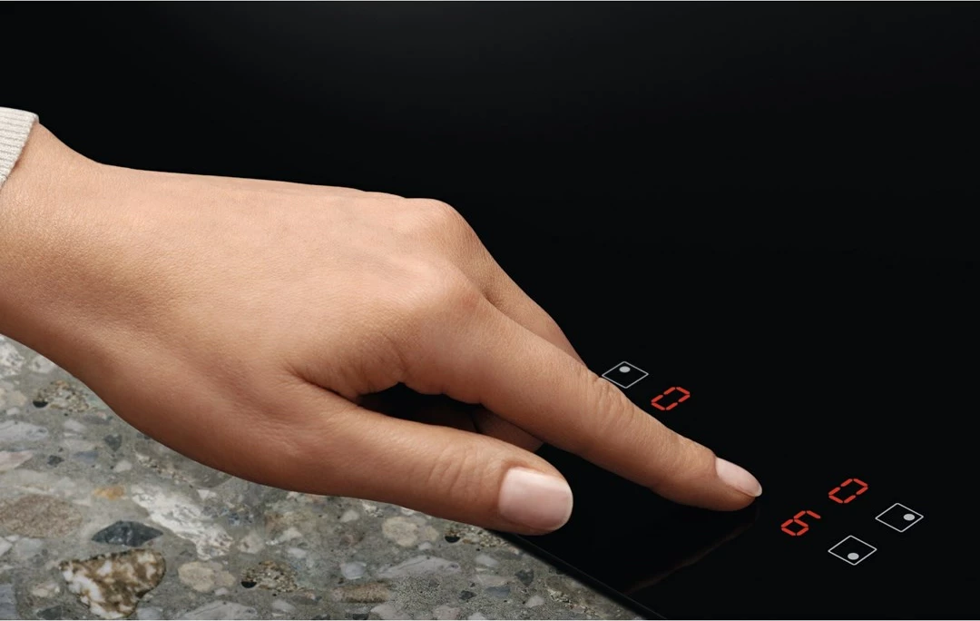 Pllakë qeramike, Electrolux EHH6240ISK, e zezë