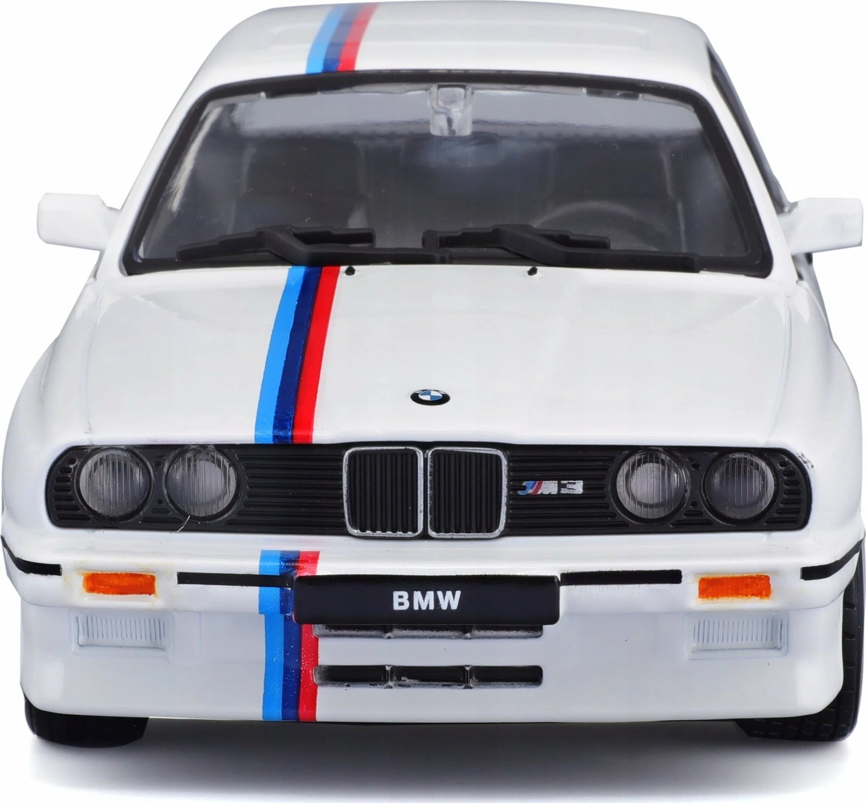 Model makine Bburago BMW 3 Series M3 1988 (E30) 1:24, metal, dyer të lëvizshme, 18.5 cm, e bardhë