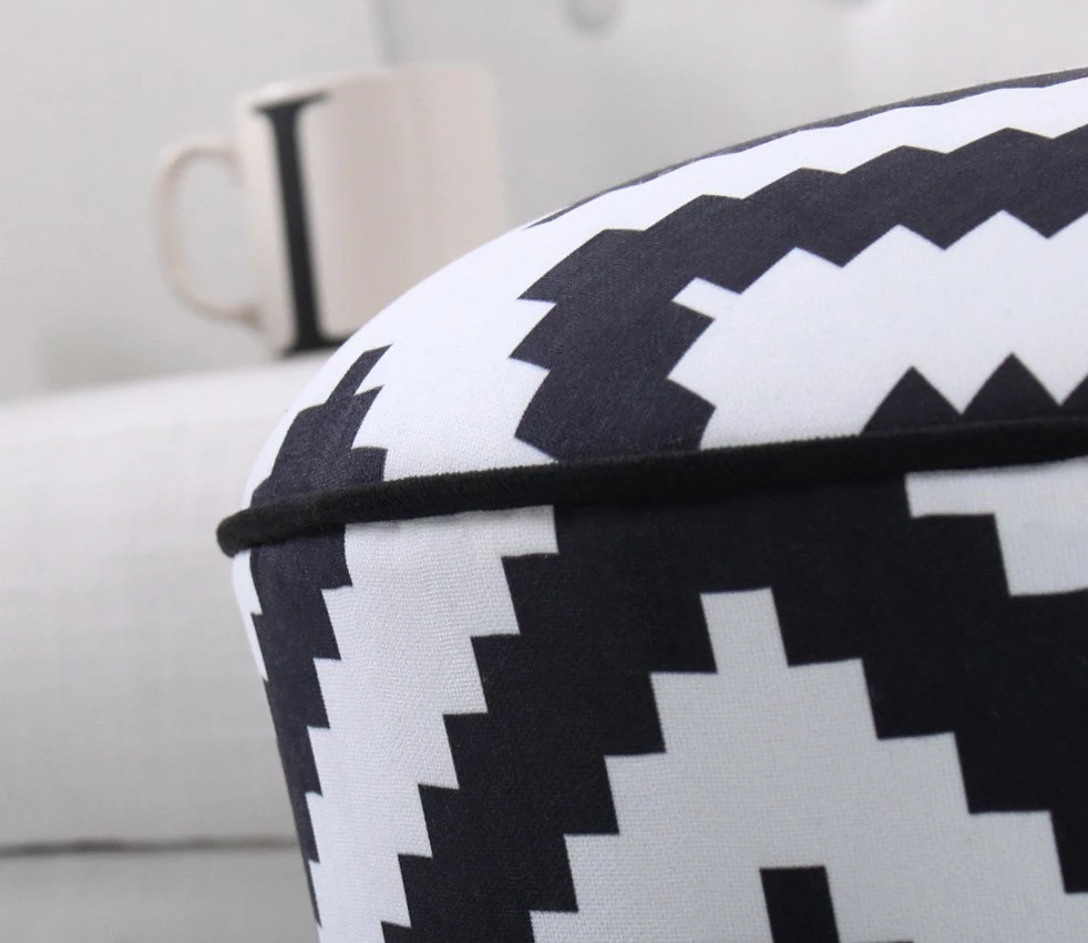 Puf Atelier del Sofa, Luiz, ngjyrë e zezë dhe e bardhë
