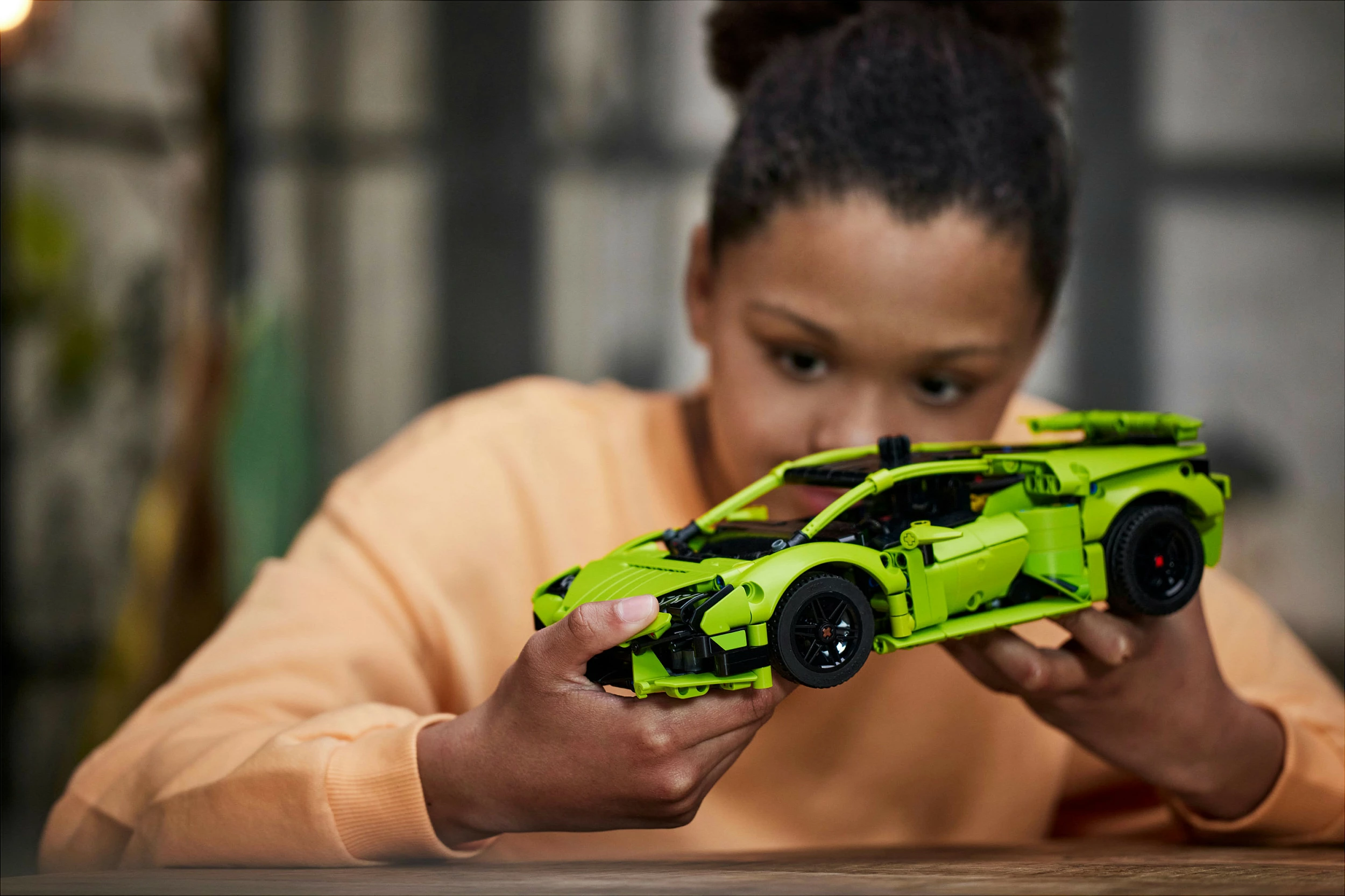 Set ndërtimi LEGO Lamborghini Huracán Tecnica, 806 pjesë, shumëngjyrësh