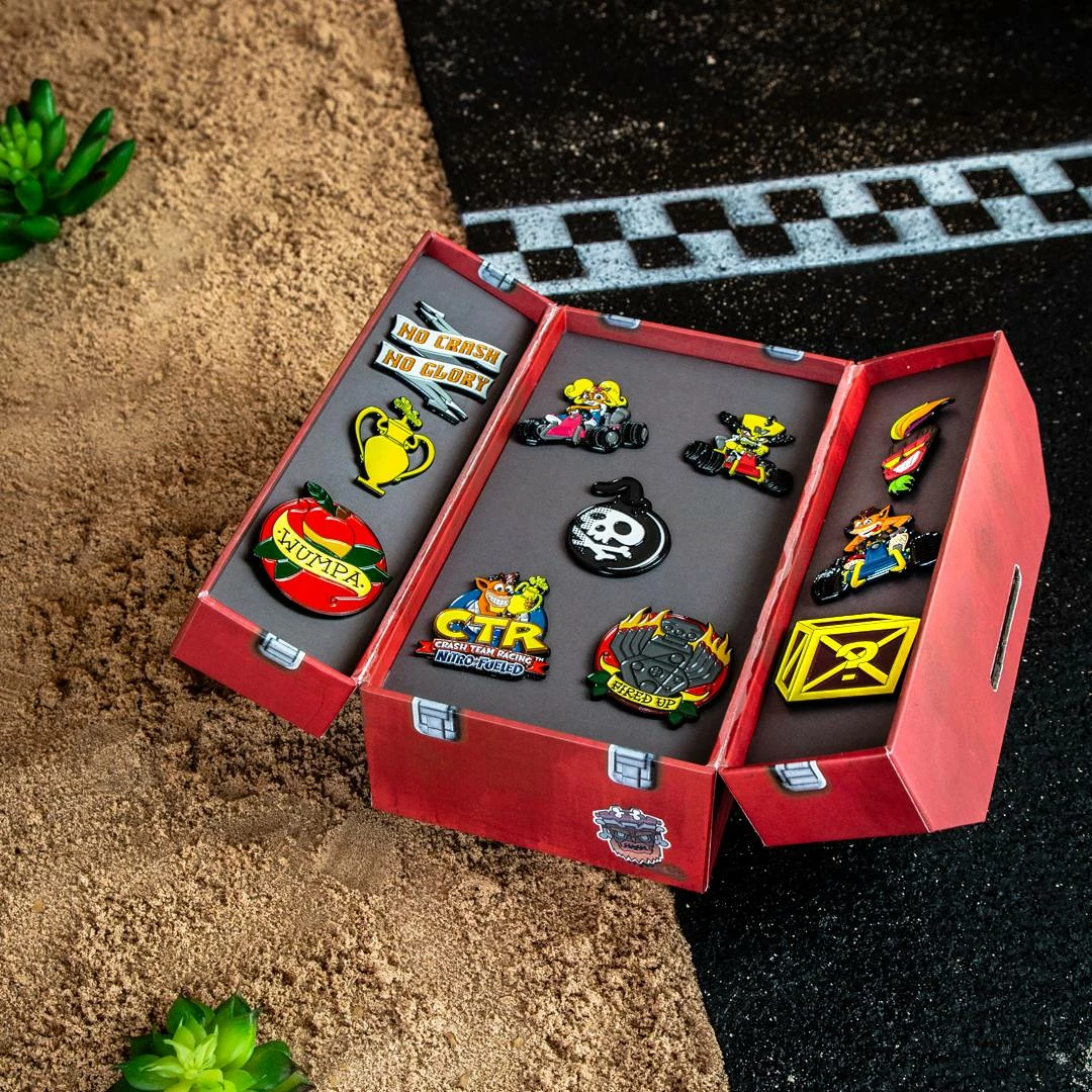 Set pinash enamel Numskull Crash Team Racing Nitro-Fueled, Crash Bandicoot, set 11 copë
