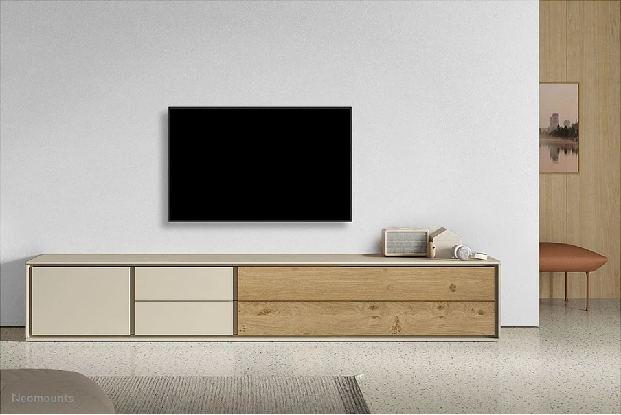 Mbajtës muri për TV Newstar Neomounts WL35-550BL12, deri 65 inç, rregullim pjerrësie, VESA 200x200, e zezë