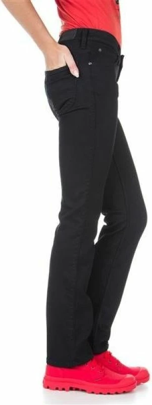 Xhinse Lee për femra