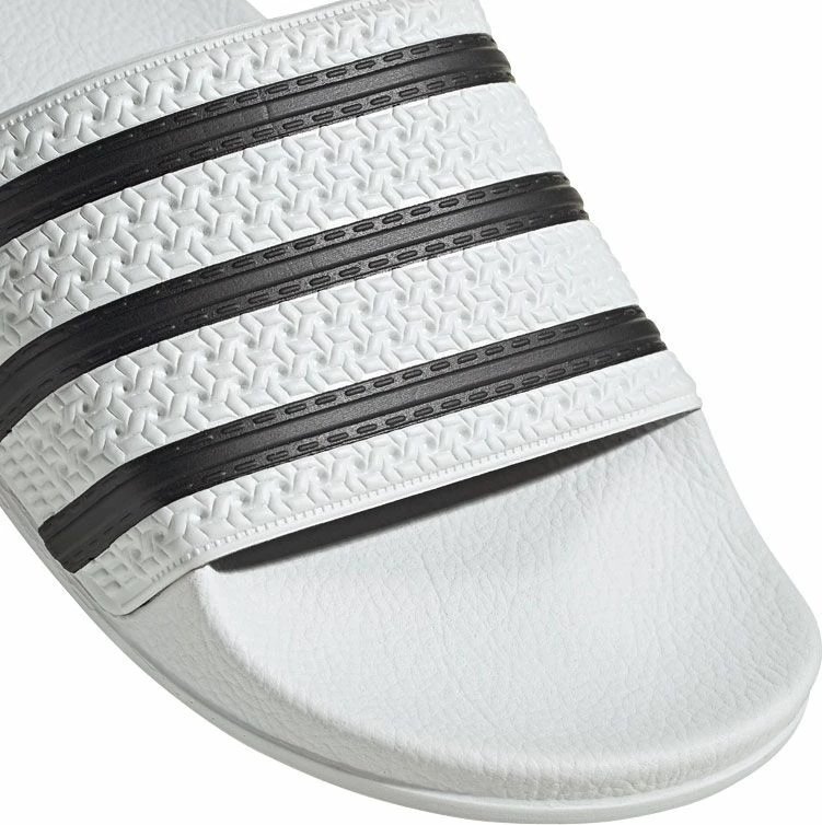 Papuqe për meshkuj adidas, të bardha