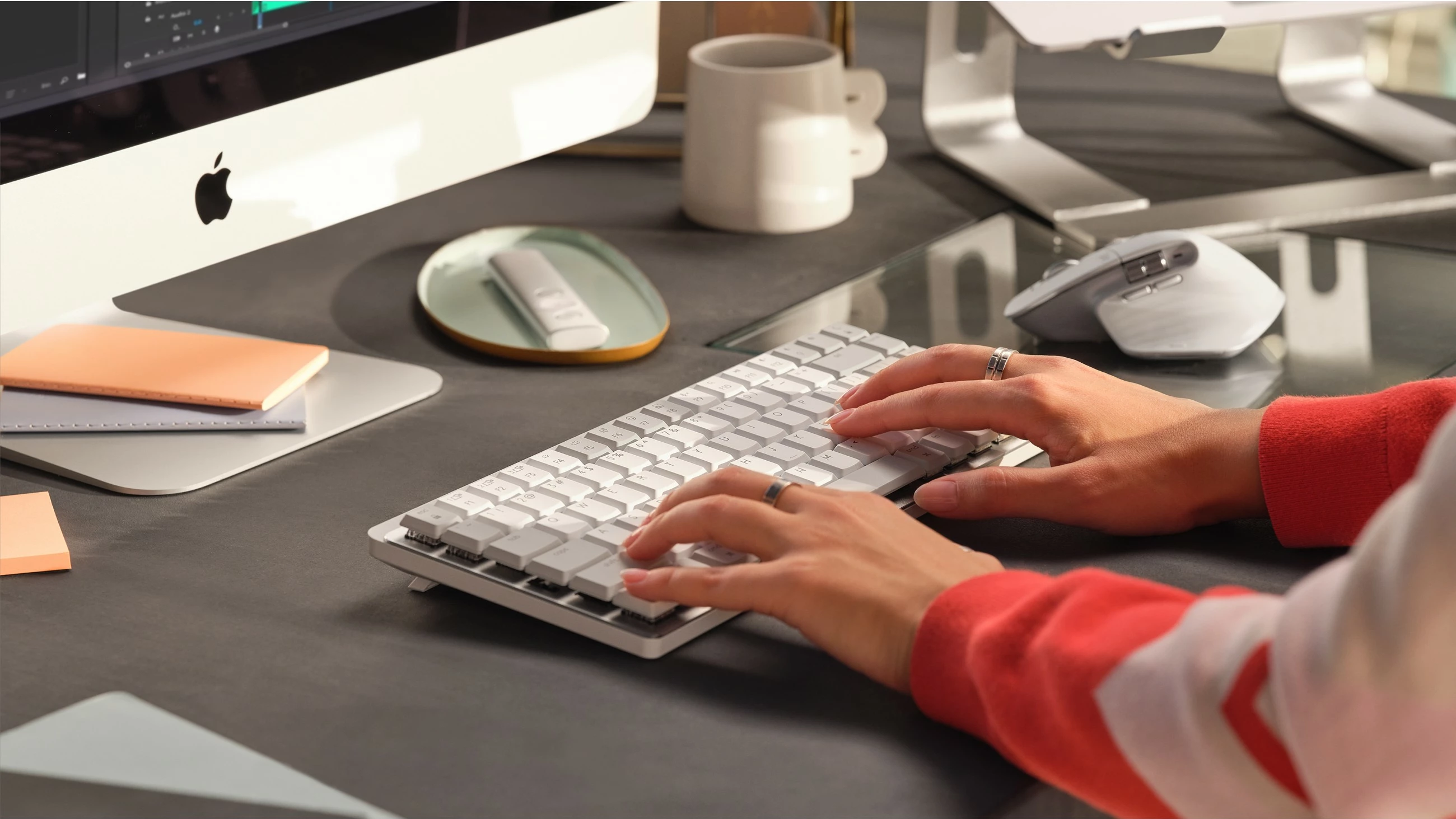 Tastierë mekanike Logitech MX Mechanical Mini për Mac, Wireless, Bluetooth, LED, Gri, Bardhë