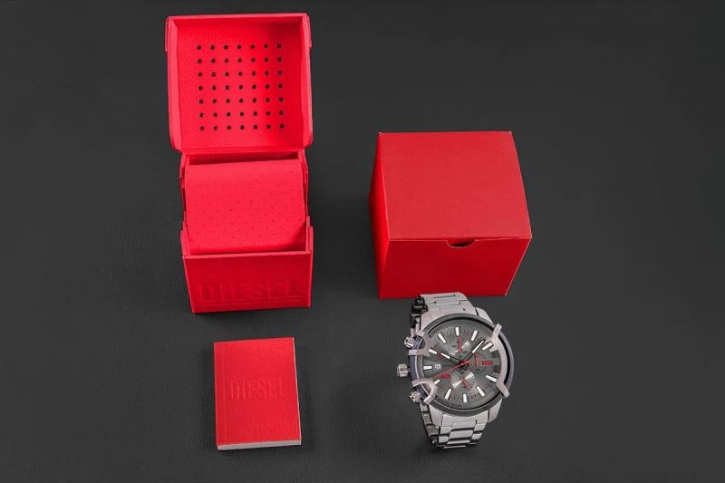 Orë dore për meshkuj Diesel, e zezë