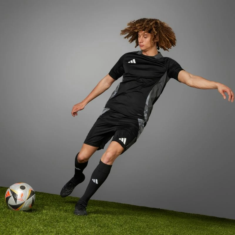 Top futbolli adidas, gri/argjendtë [Madhësia: 5]