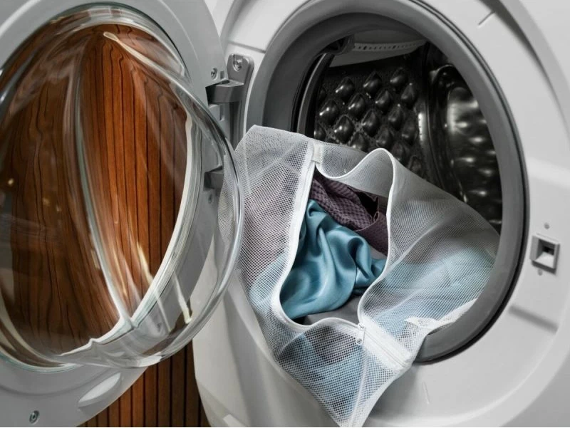 Qese larje Electrolux M5WPWB01, të bardha
