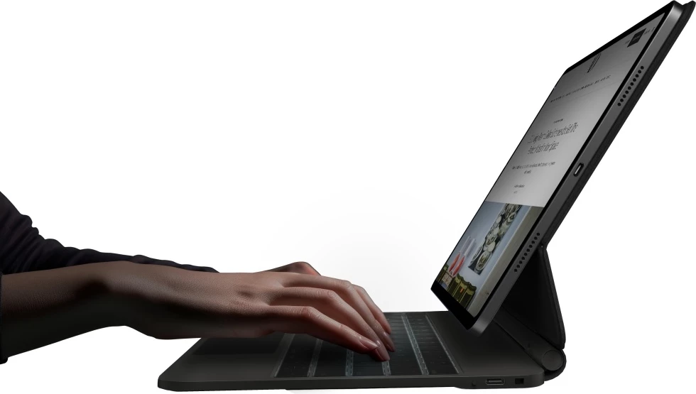 Mbështjellës magnetik me tastierë UNIQ Venno Pro për iPad Air 13" (2024/2025) / iPad Pro 13" (2024), Bluetooth, me trackpad, i zi, set me kabllo USB-C