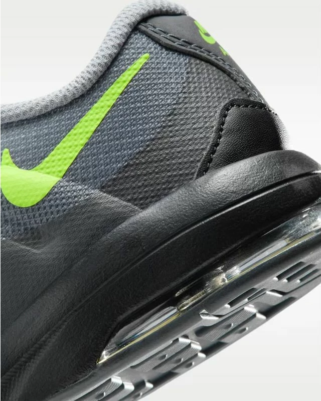 Atlete Nike Air Max Invigor CD1515-004, të zeza [Madhësia: 40.5]