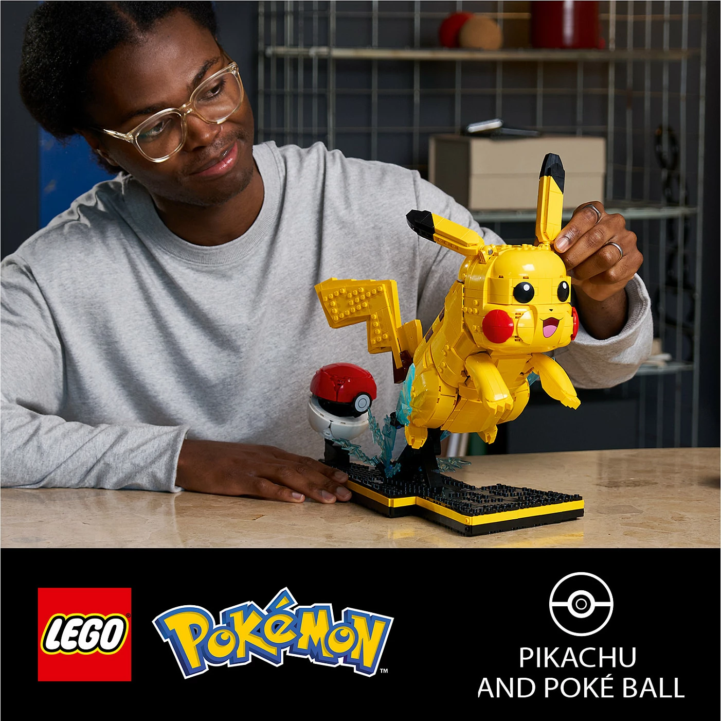 Set ndërtimi LEGO Pokémon Pikachu dhe Poké Ball 72152, 2050 copë, multikolor