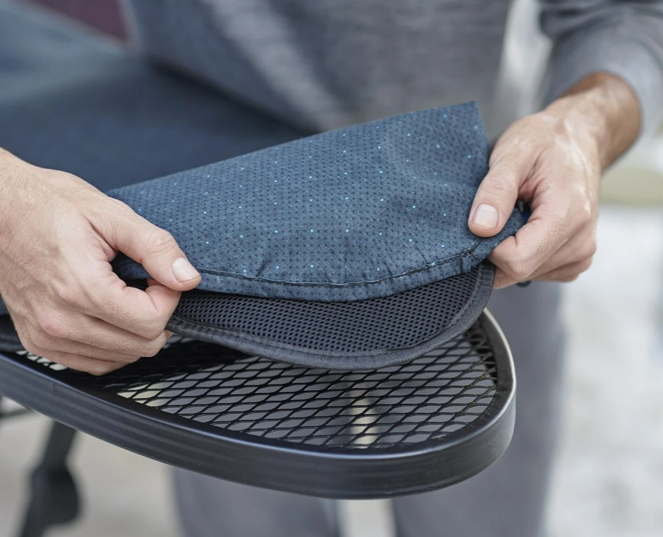 Tavolinë për hekurosje Joseph Joseph, 130 x 38 cm, e kaltër