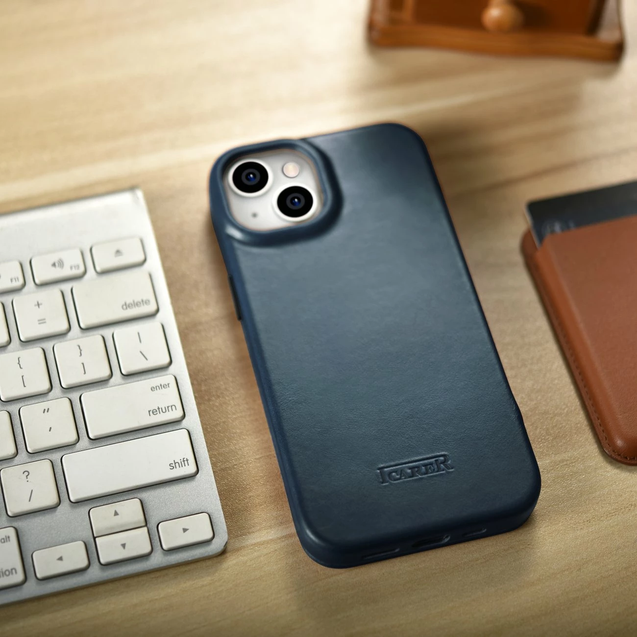 Mbështjellës iCarer Oil Wax Premium Leather Folio për iPhone 14 Plus, MagSafe, kaltër