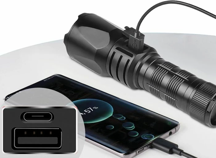 Dritë dore me powerbank Sandberg Survivor Torch 420-89, 5000 mAh, 1200 lm, IPX45, USB-A/USB-C, set me kabllo + rrip dore, e zezë