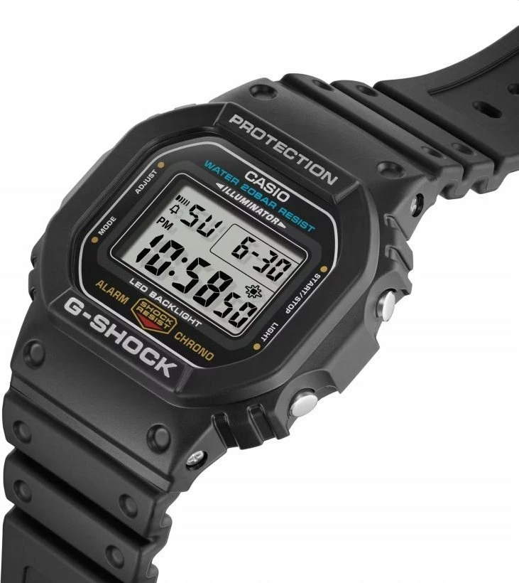 Orë dore Casio G-SHOCK DW-5600UE-1ER digjitale, WR200, e zezë, me kuti