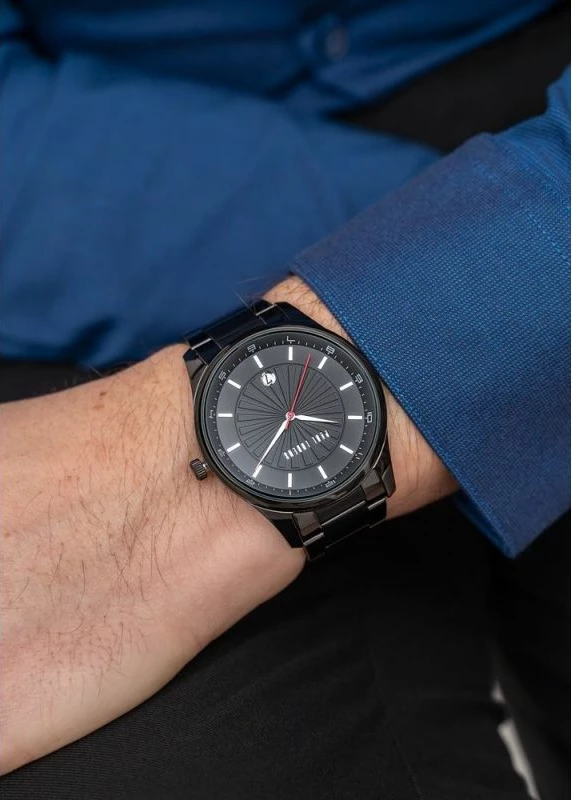 Orë dore për meshkuj Paul Lorens, e zezë