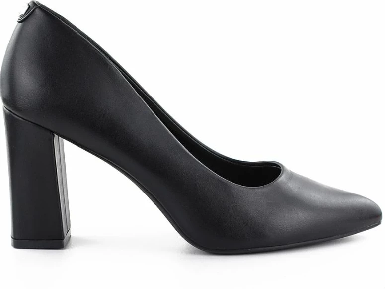 Këpucë me taka LEONE femra, të zeza