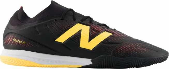 Atlete futbolli për meshkuj New Balance Tekela Team Low Laced IN V5, të zeza