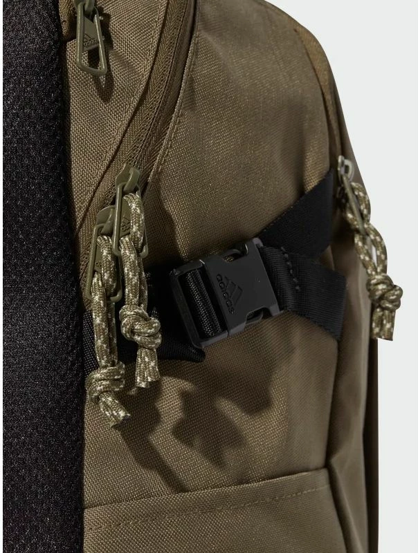 Shpinore adidas, kafe