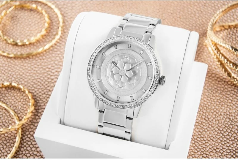 Orë dore Guess për femra, argjendtë