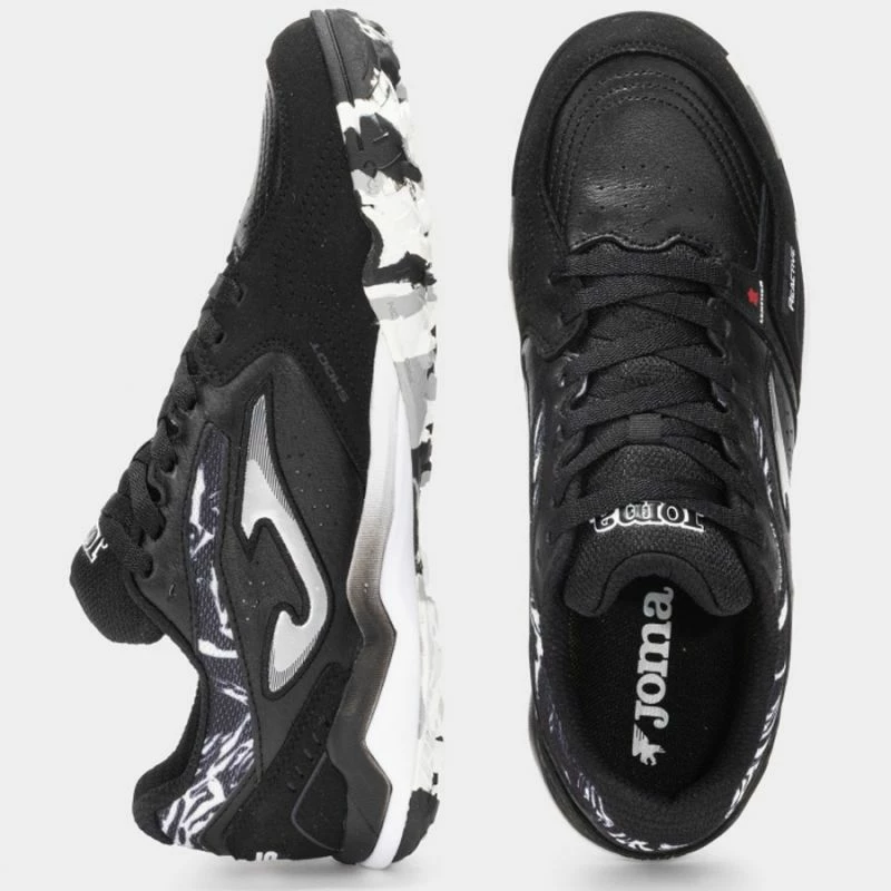 Atlete futbolli Joma, të zeza