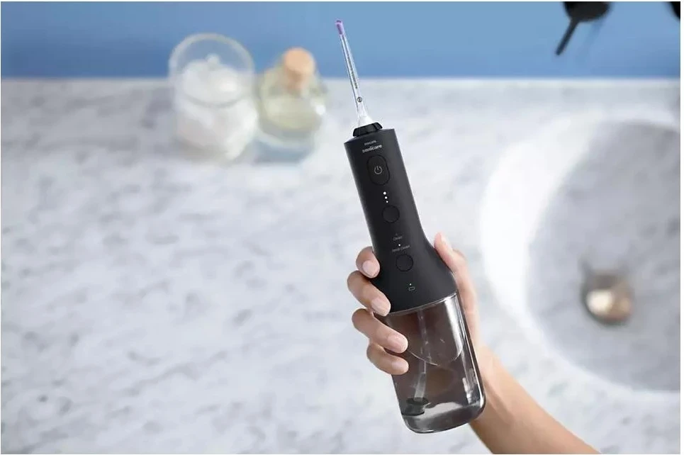 Irigator oral Philips Sonicare HX3826/33, me bateri, Black, set me çantë udhëtimi + 2 gryka