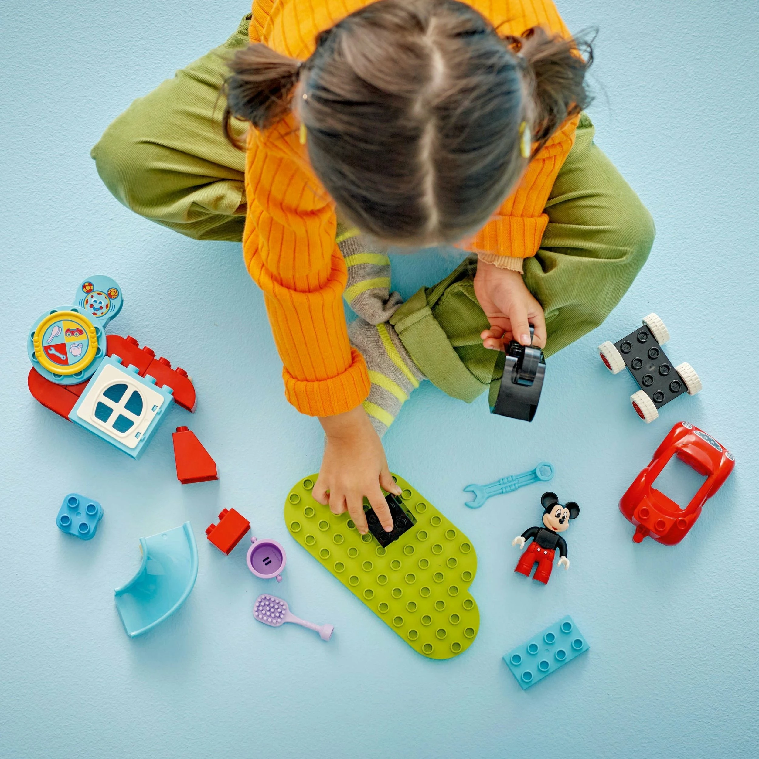 Set lodër ndërtimi LEGO DUPLO Disney 10454 Mickey Mouse Clubhouse & Car, 27 copë, 2+