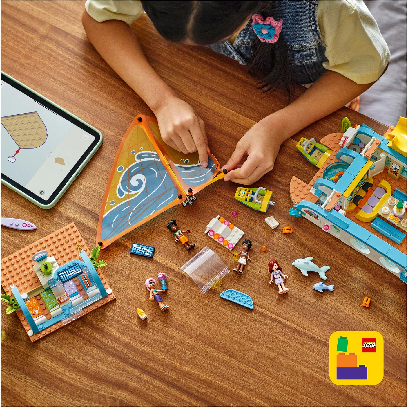 Set ndërtimi LEGO Friends 42664 Travel Boat Adventure, 685 pjesë, 8+, shumëngjyrësh