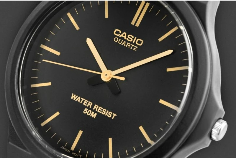 Orë dore për meshkuj Casio MW-240-1E2VEF, e zezë, me kuti