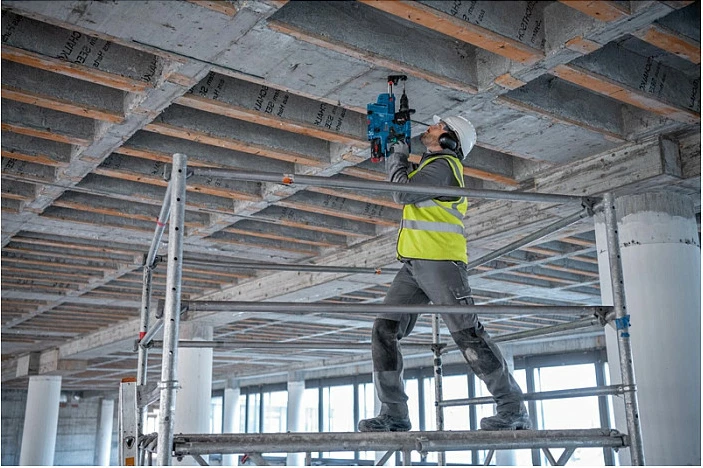 Çekiç shpues (perforator) Bosch GBH 18V-28 CF, 18V, SDS Plus, 2x 8Ah, brushless, me valixhe, zi/blu/kuqe