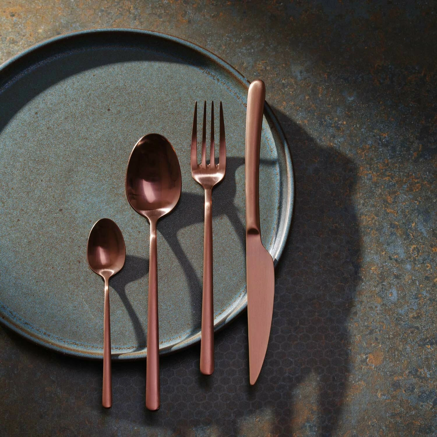 Thikë tavoline OVE Amarone Bronze 237 mm, çelik inox 18/10, set 12 copë, ngjyrë bakri