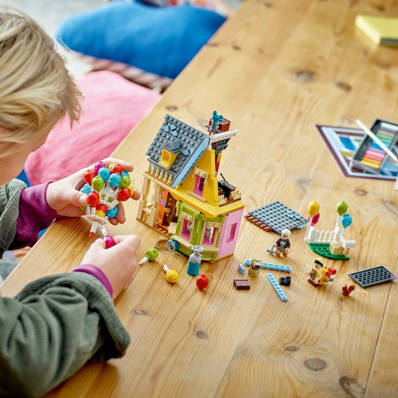 Set ndërtimi LEGO Disney 43217 Shtëpia e Carl-it nga "Up", shumëngjyrësh