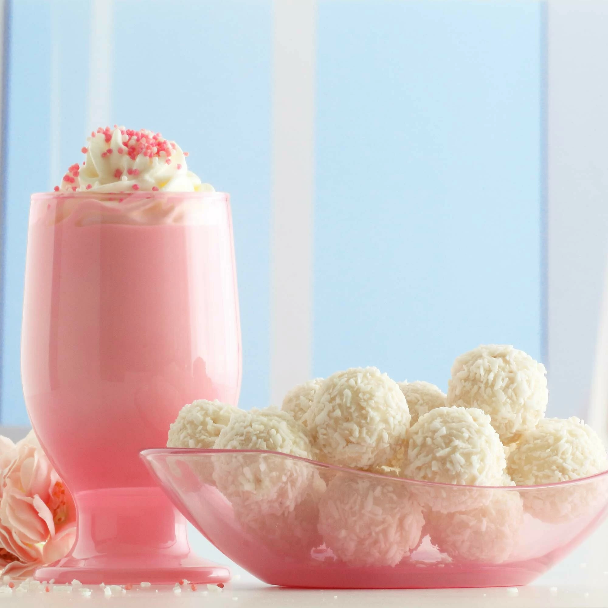 Gotë me këmbë LAV Riverside 215ml, transparente, set 12 copë