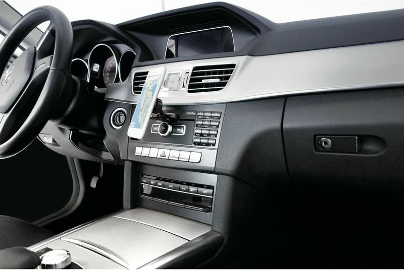 Mbajtes Telefoni Me Magnet