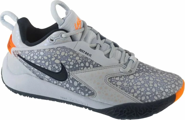 Atlete Nike, të bardha [Madhësia: 38]